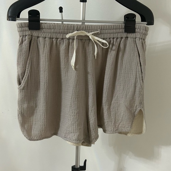 Wilfred Crinkle Short - Picture 2 of 4